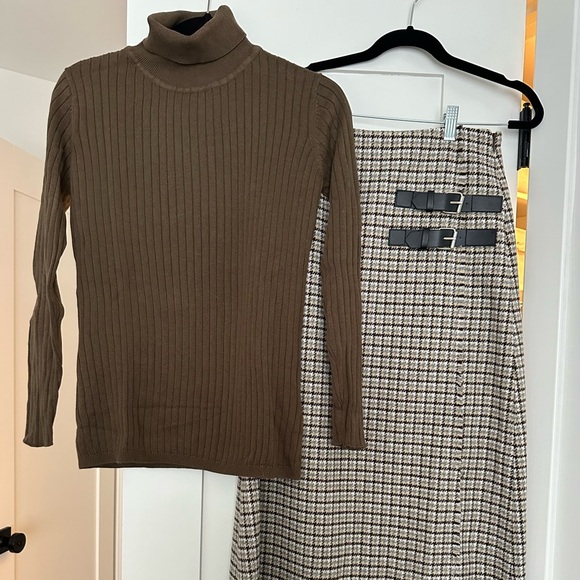 Udel NY maxi skirt and matching sweater. Size small - Picture 1 of 2
